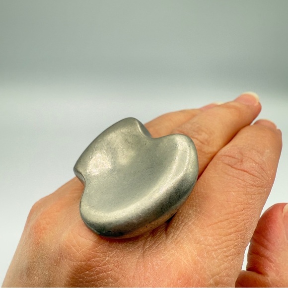 Modernist Abstract Silver Tone Ring - Picture 7 of 14